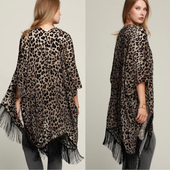 044 Luxe Leopard Print Open Front Tassel Hem kimono - Picture 3 of 3